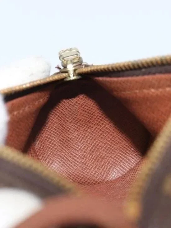 LOUIS VUITTON Monogram Papillon Pouch LV Auth - Picture 13 of 16